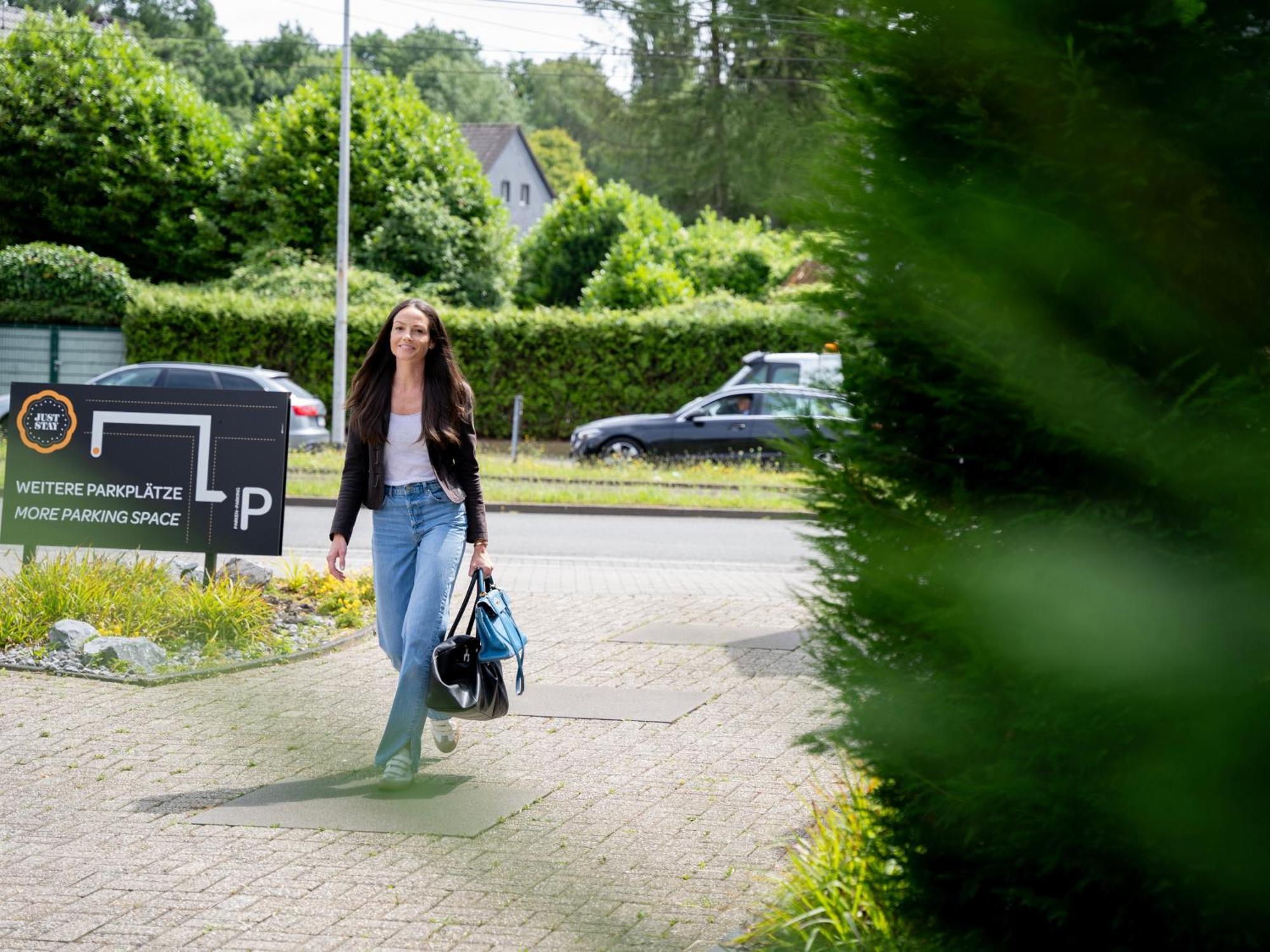 Juststay Muelheim Hotel & Apartments มึลไฮม์ อันแดร์ รัวร์ ภายนอก รูปภาพ