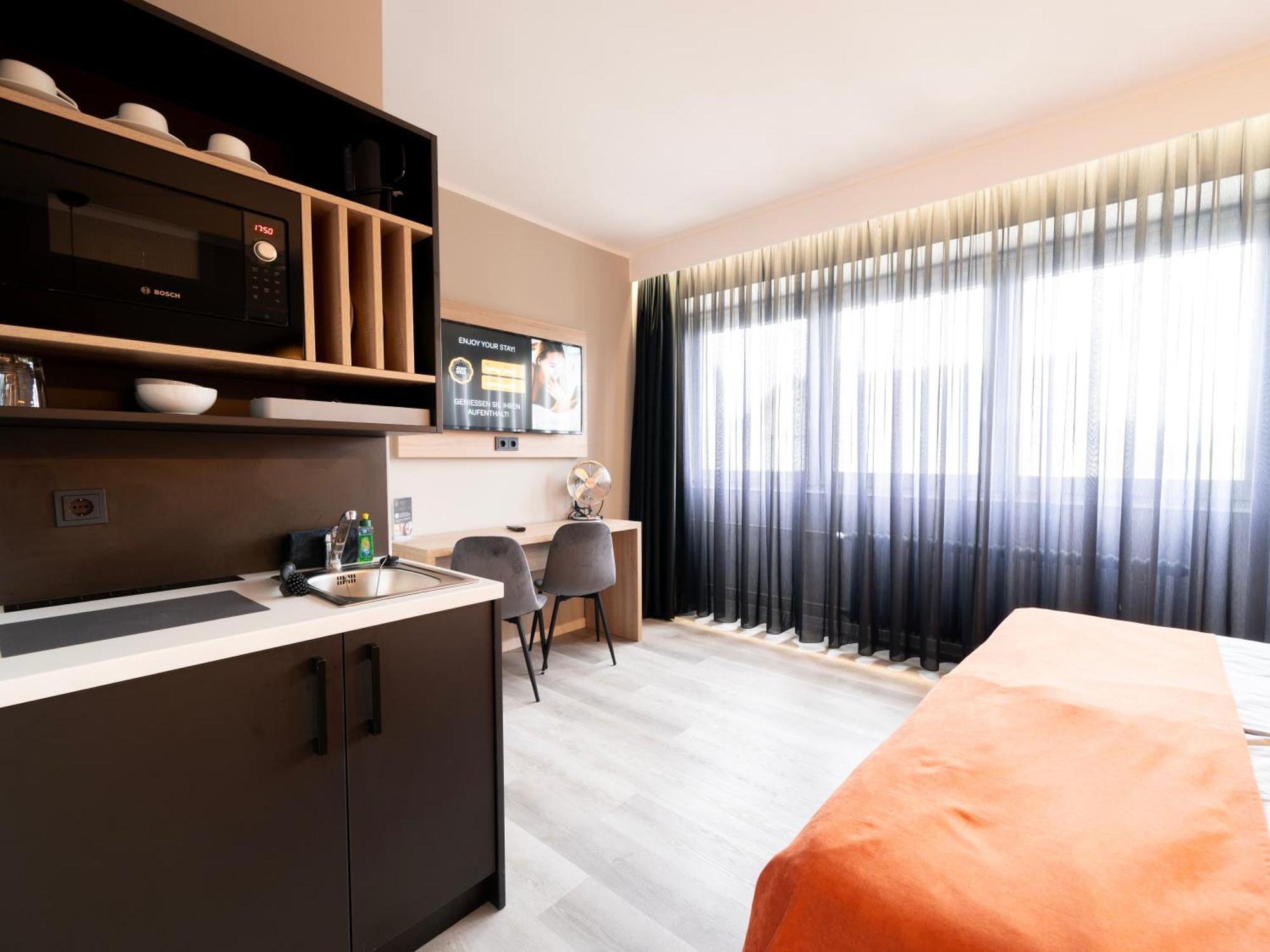 Juststay Muelheim Hotel & Apartments มึลไฮม์ อันแดร์ รัวร์ ภายนอก รูปภาพ