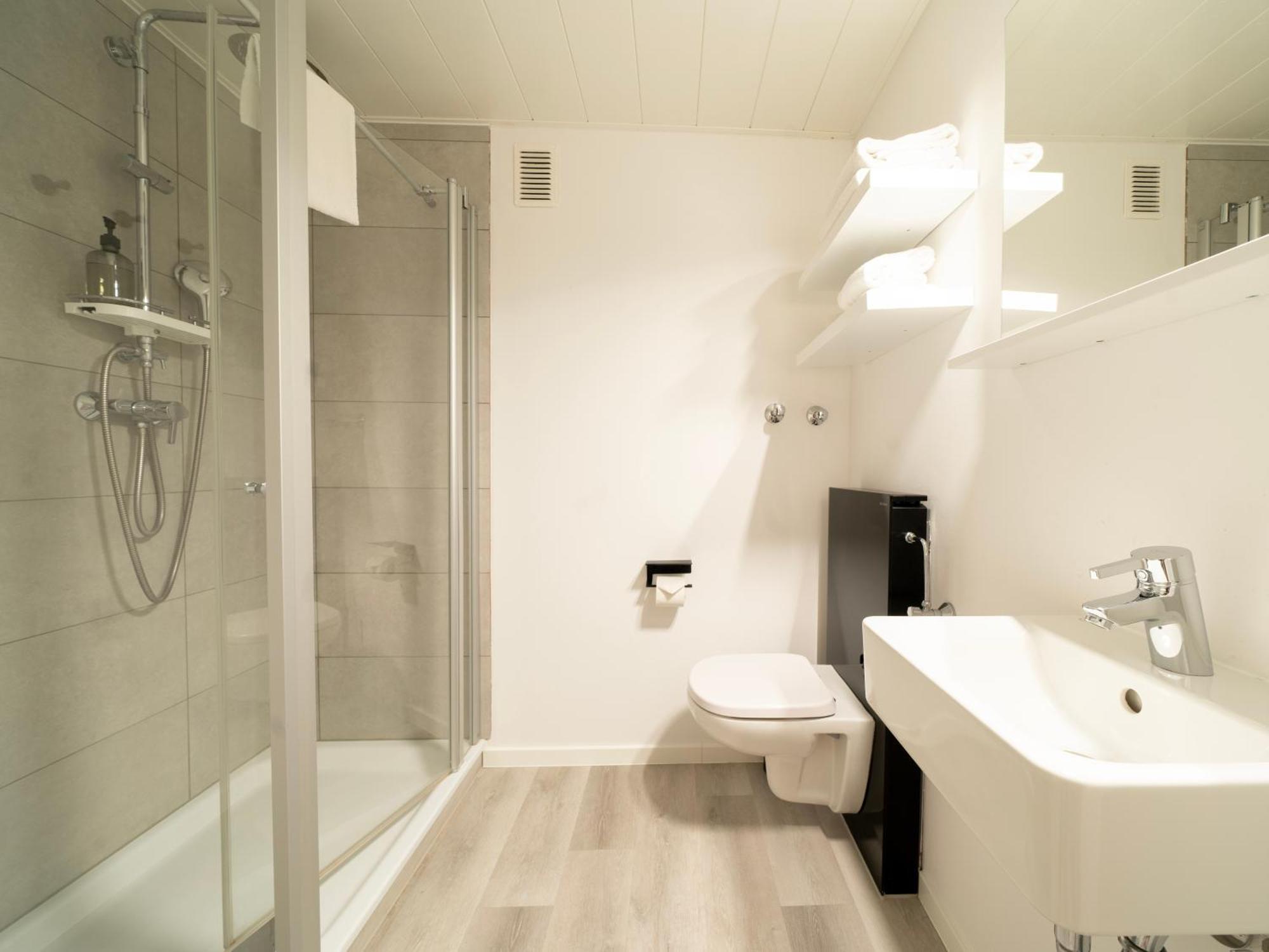 Juststay Muelheim Hotel & Apartments มึลไฮม์ อันแดร์ รัวร์ ภายนอก รูปภาพ